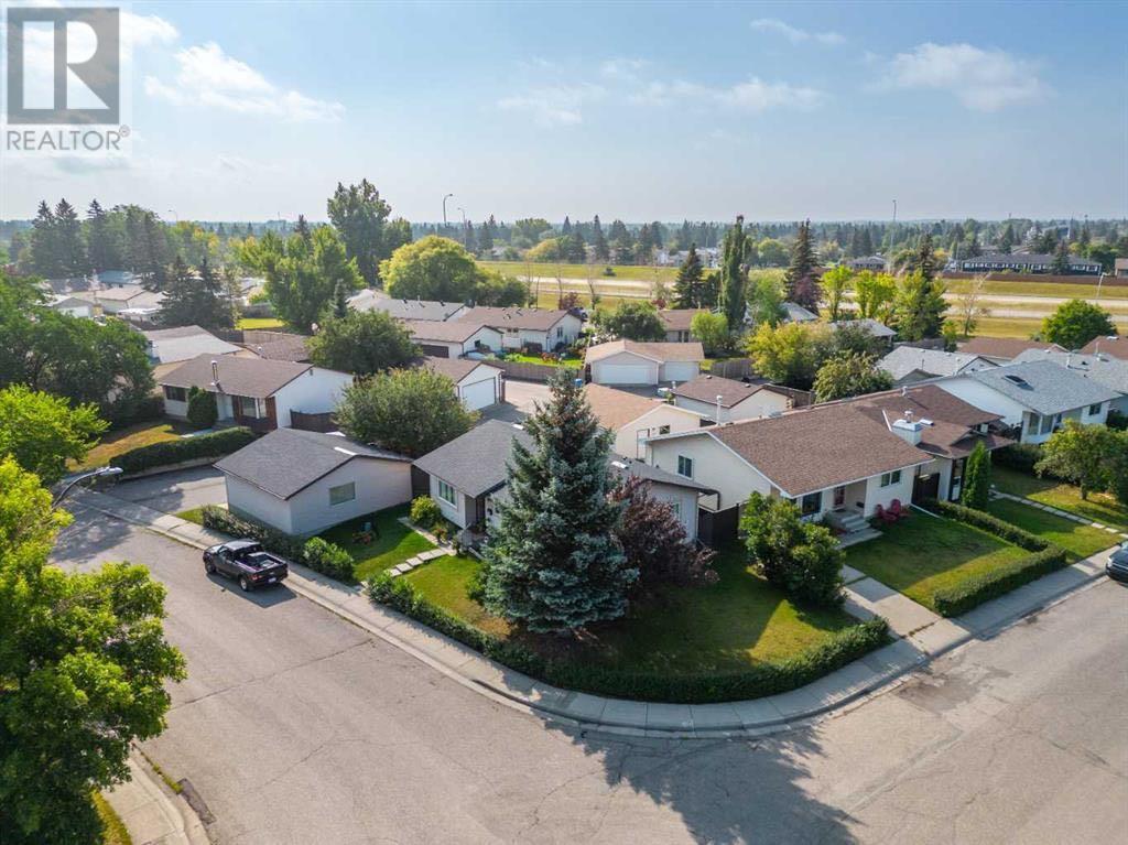 Single Family House Bungalow for Sale in  Pinegreen Close NE Pineridge Calgary 