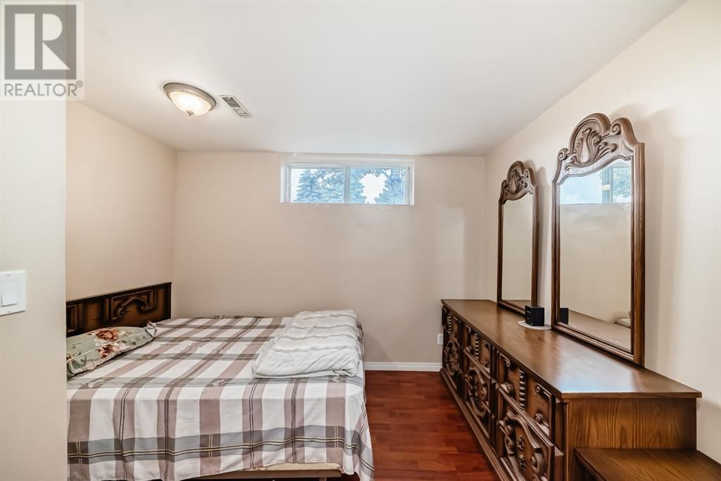 Single Family House Bungalow for Sale in  Pinegreen Close NE Pineridge Calgary 