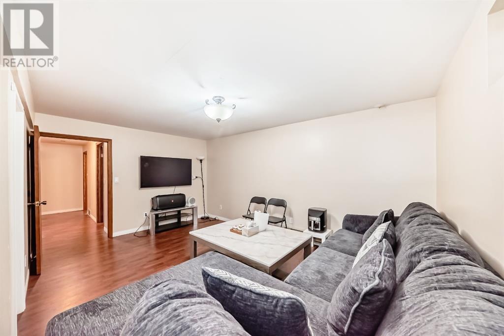 Single Family House Bungalow for Sale in  Pinegreen Close NE Pineridge Calgary 