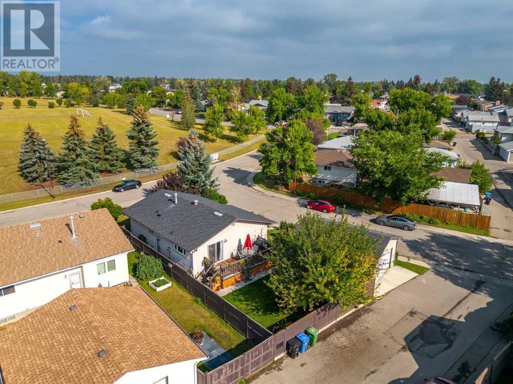 Single Family House Bungalow for Sale in  Pinegreen Close NE Pineridge Calgary 
