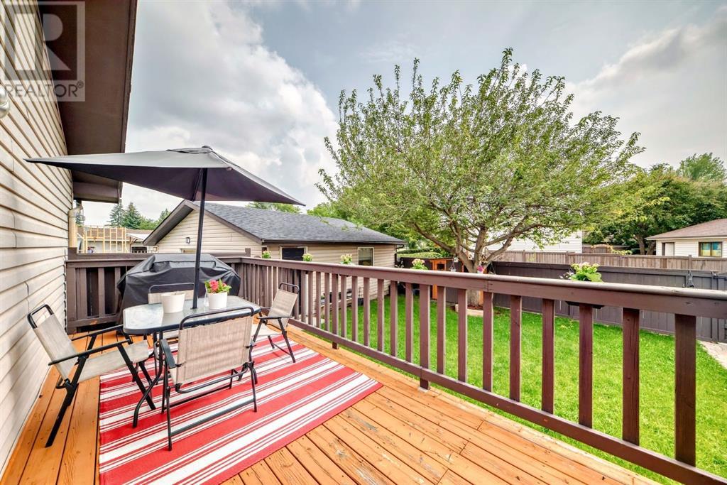 Single Family House Bungalow for Sale in  Pinegreen Close NE Pineridge Calgary 