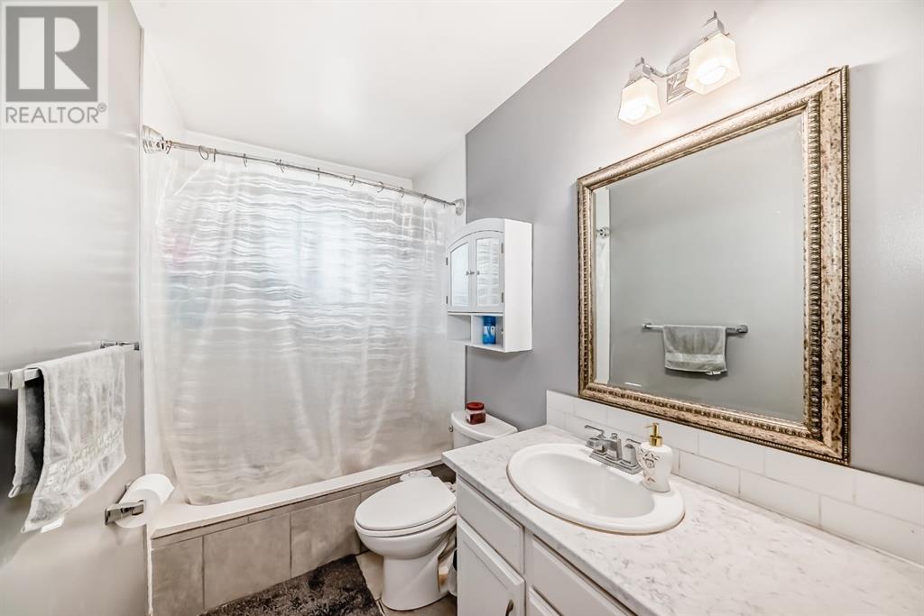 Single Family House Bungalow for Sale in  Pinegreen Close NE Pineridge Calgary 