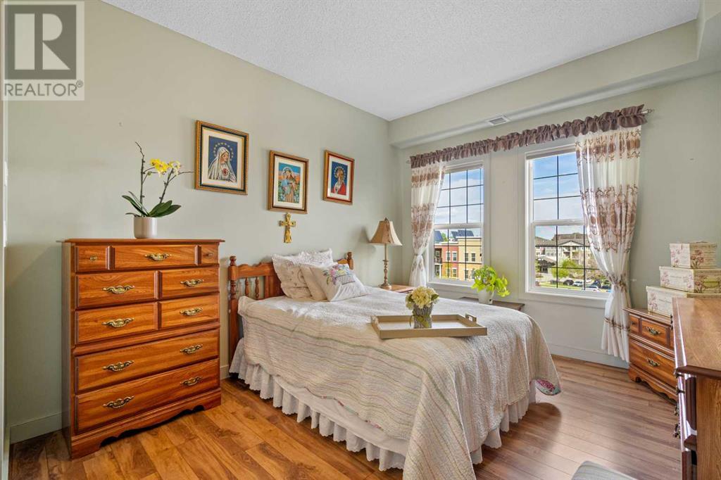Single Family House for Sale in   Lake Fraser Drive SE Lake Bonavista Calgary 