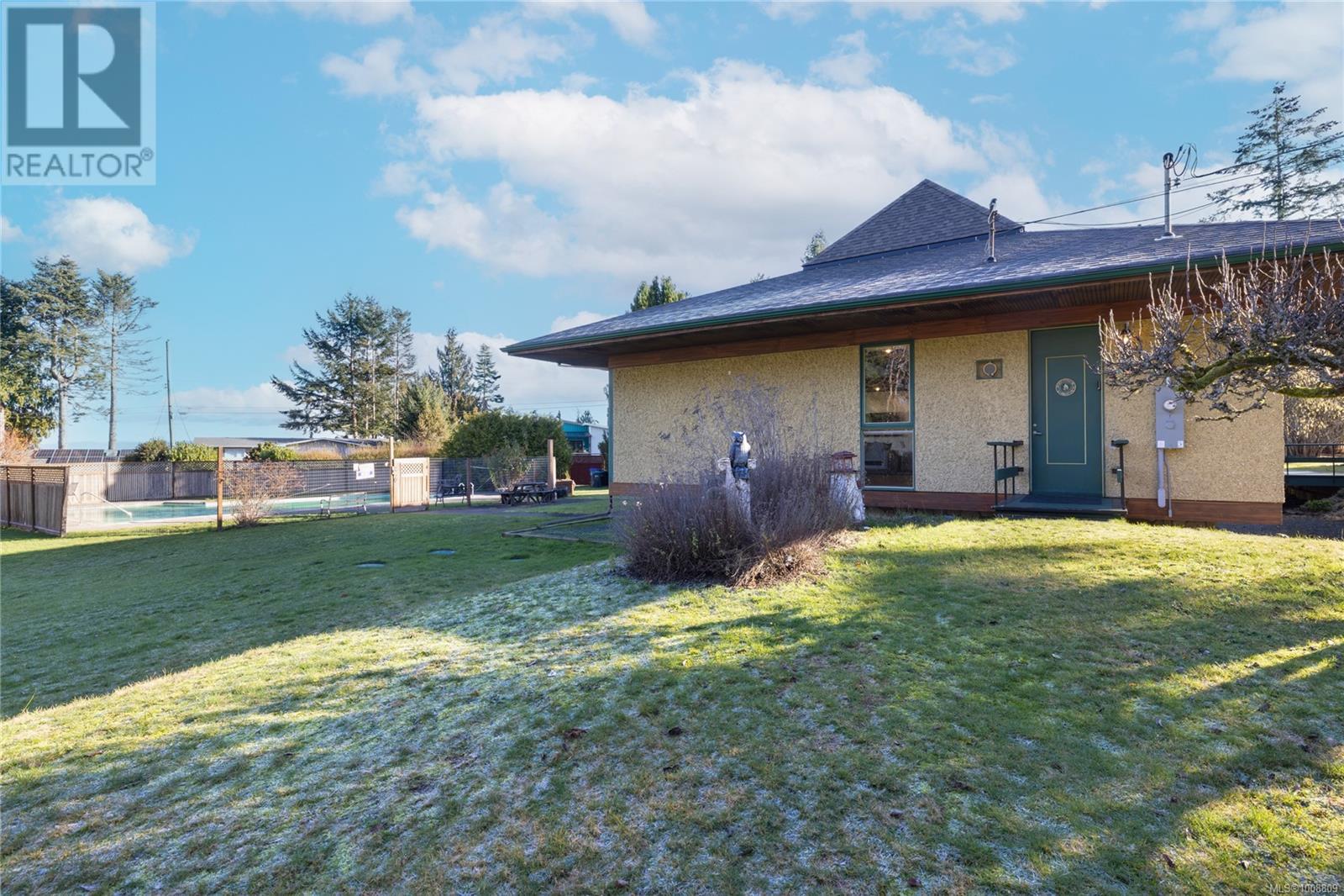Photo 52 of 160 Kopina Dr, Bowser BC