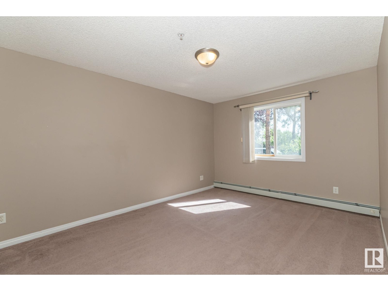 Photo 13 of 119 245 Edwards Dr Sw, Edmonton AB