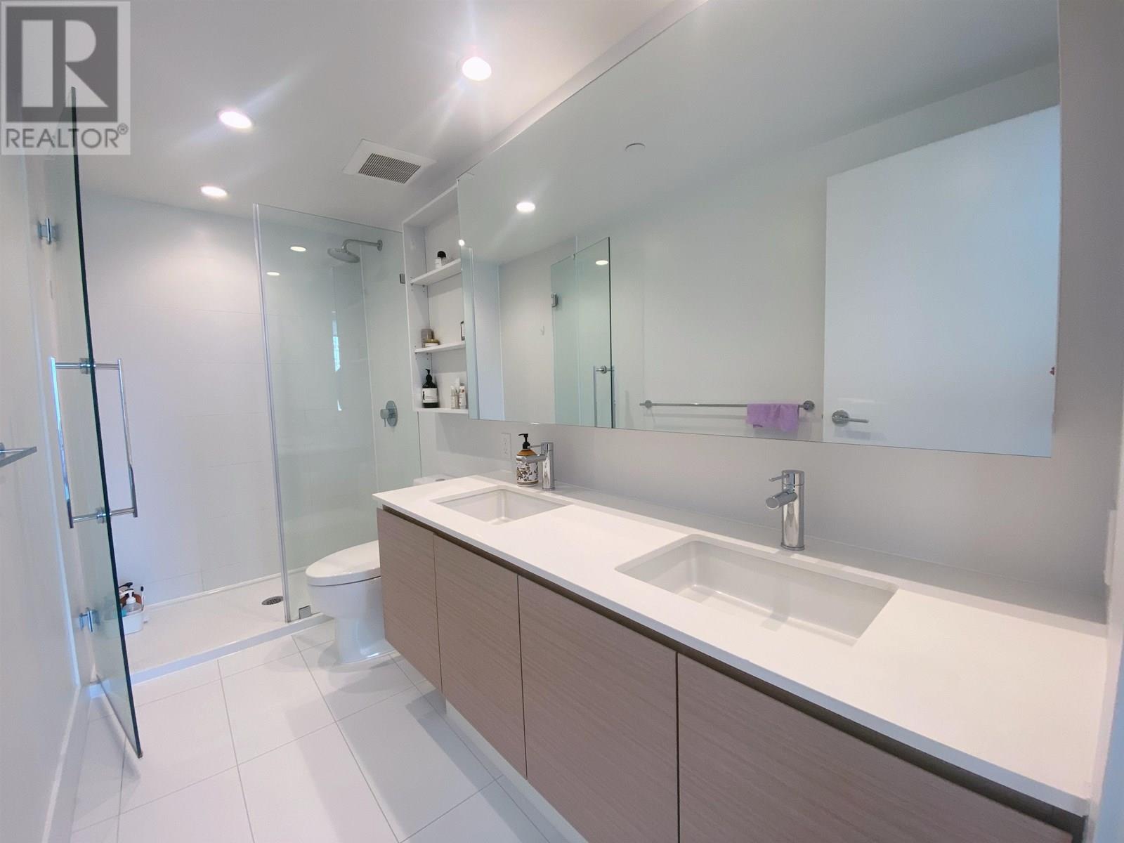 Photo 7 of 403 5508 Hollybridge Way, Richmond BC