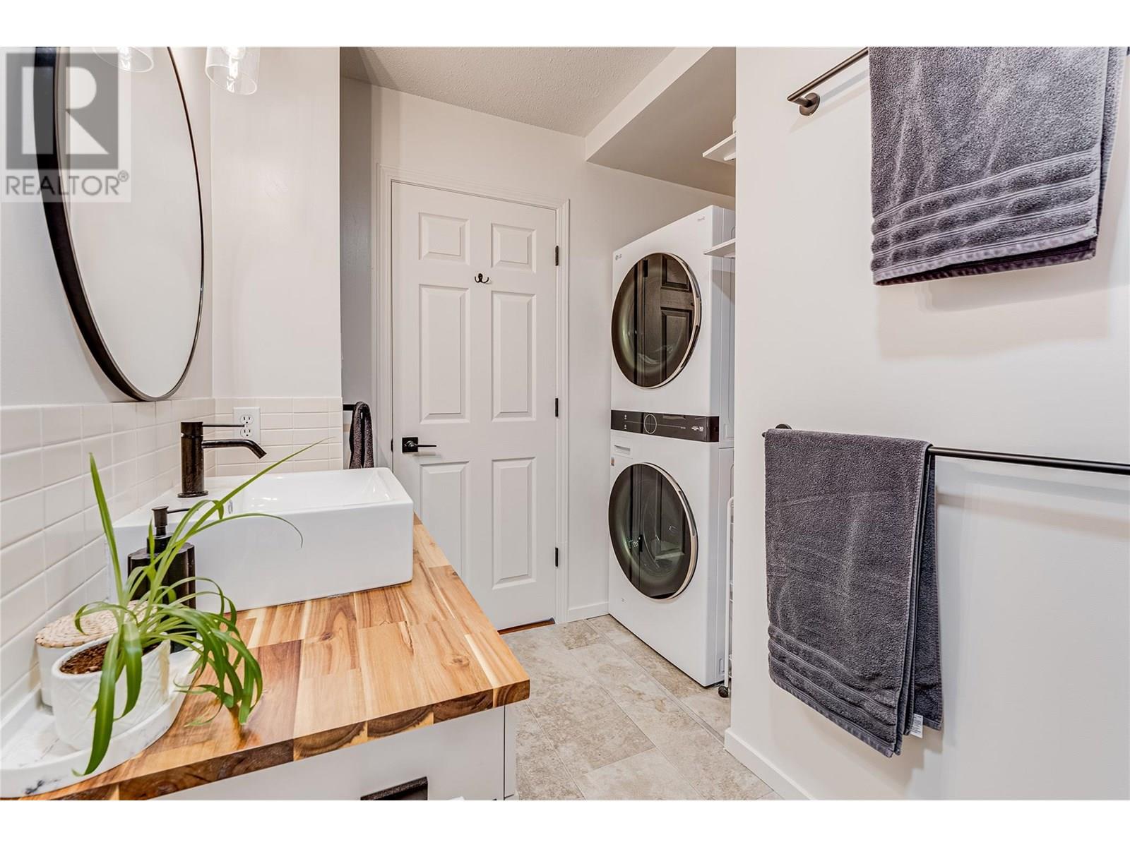 Photo 25 of 4304 Westview Drive, Vernon BC