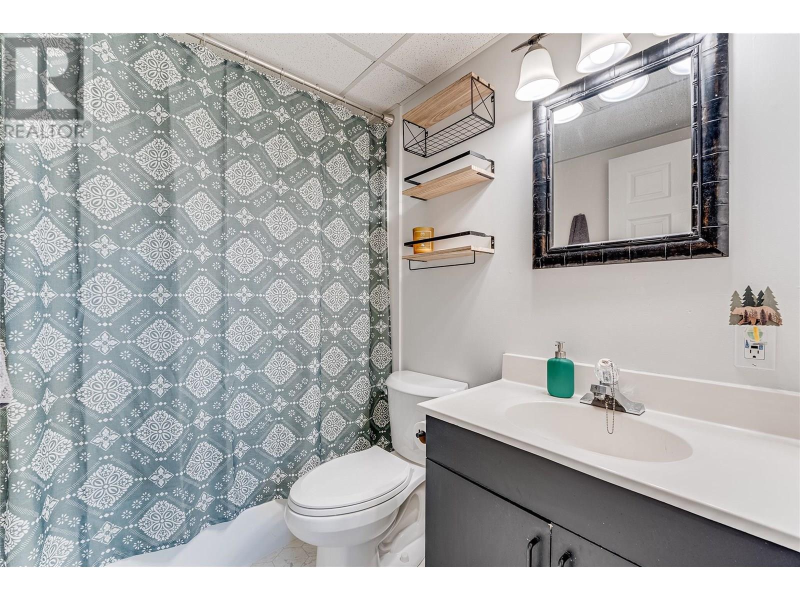 Photo 33 of 4304 Westview Drive, Vernon BC