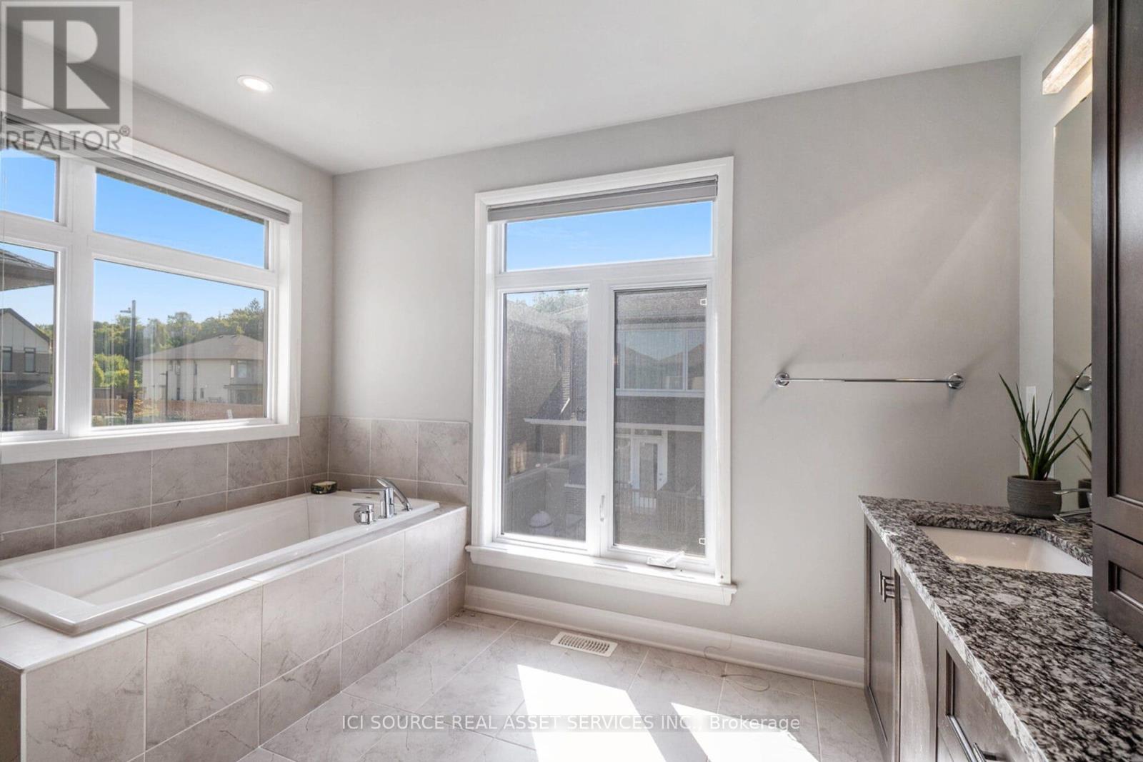 Photo 16 of 334 Lysander Place, Ottawa ON