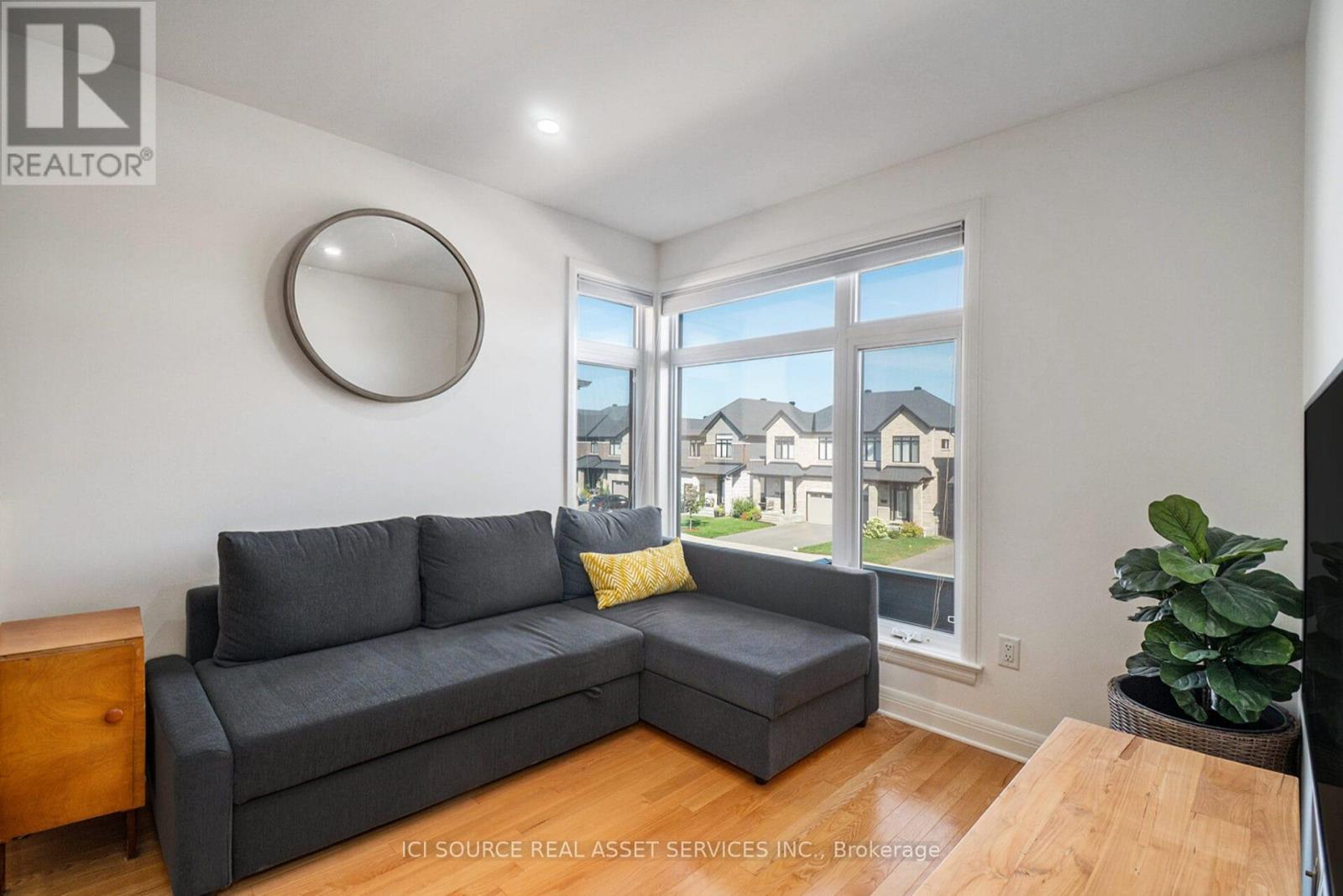 Photo 9 of 334 Lysander Place, Ottawa ON