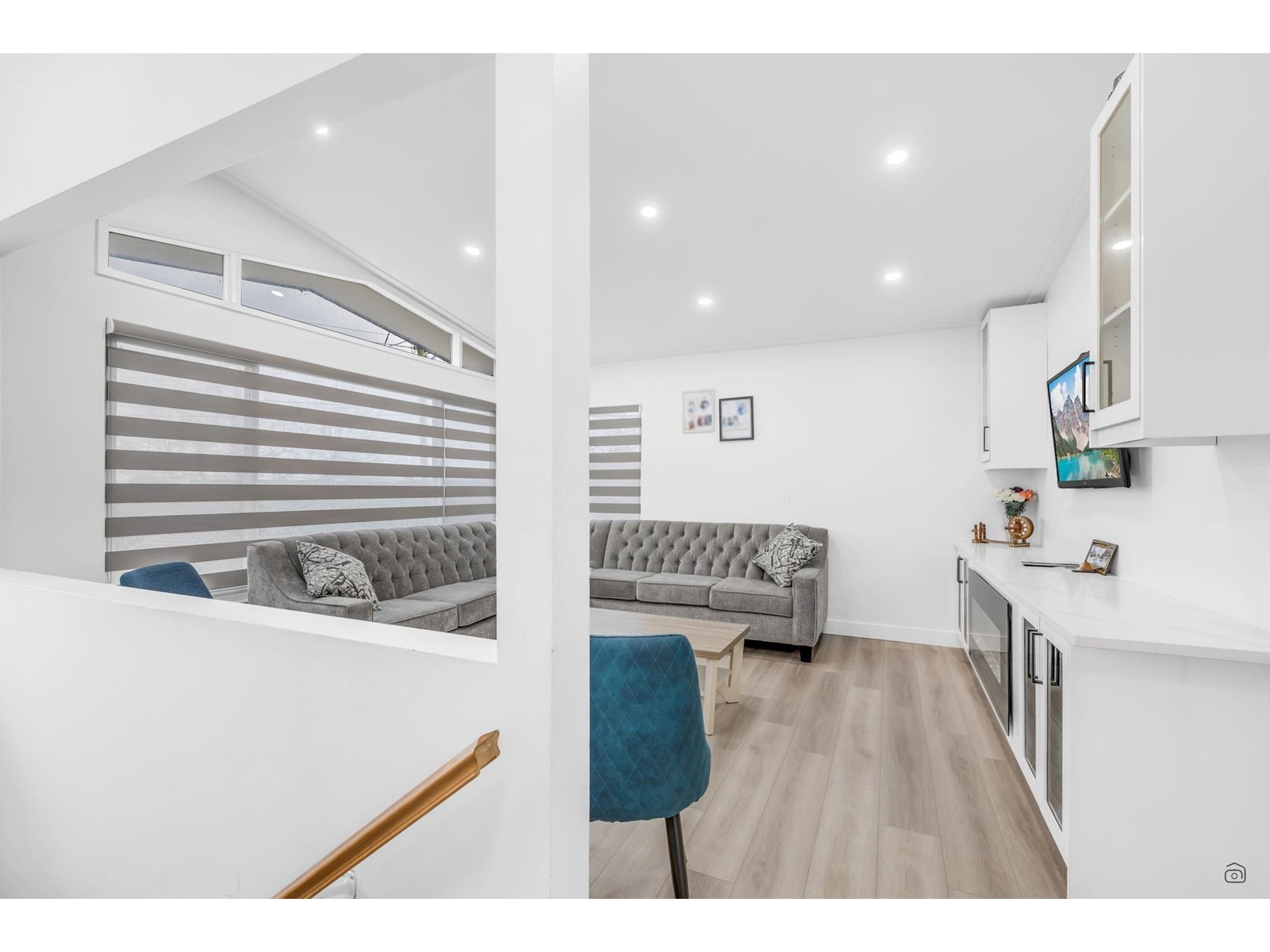 Photo 7 of 15839 Cliff Avenue, White Rock BC