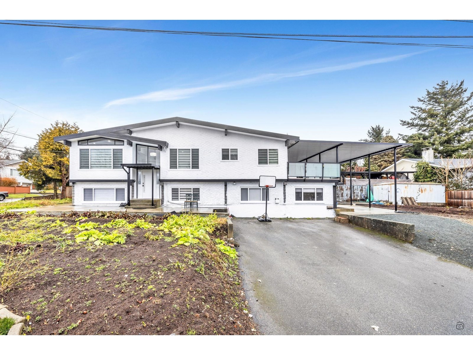 Photo 1 of 15839 Cliff Avenue, White Rock BC