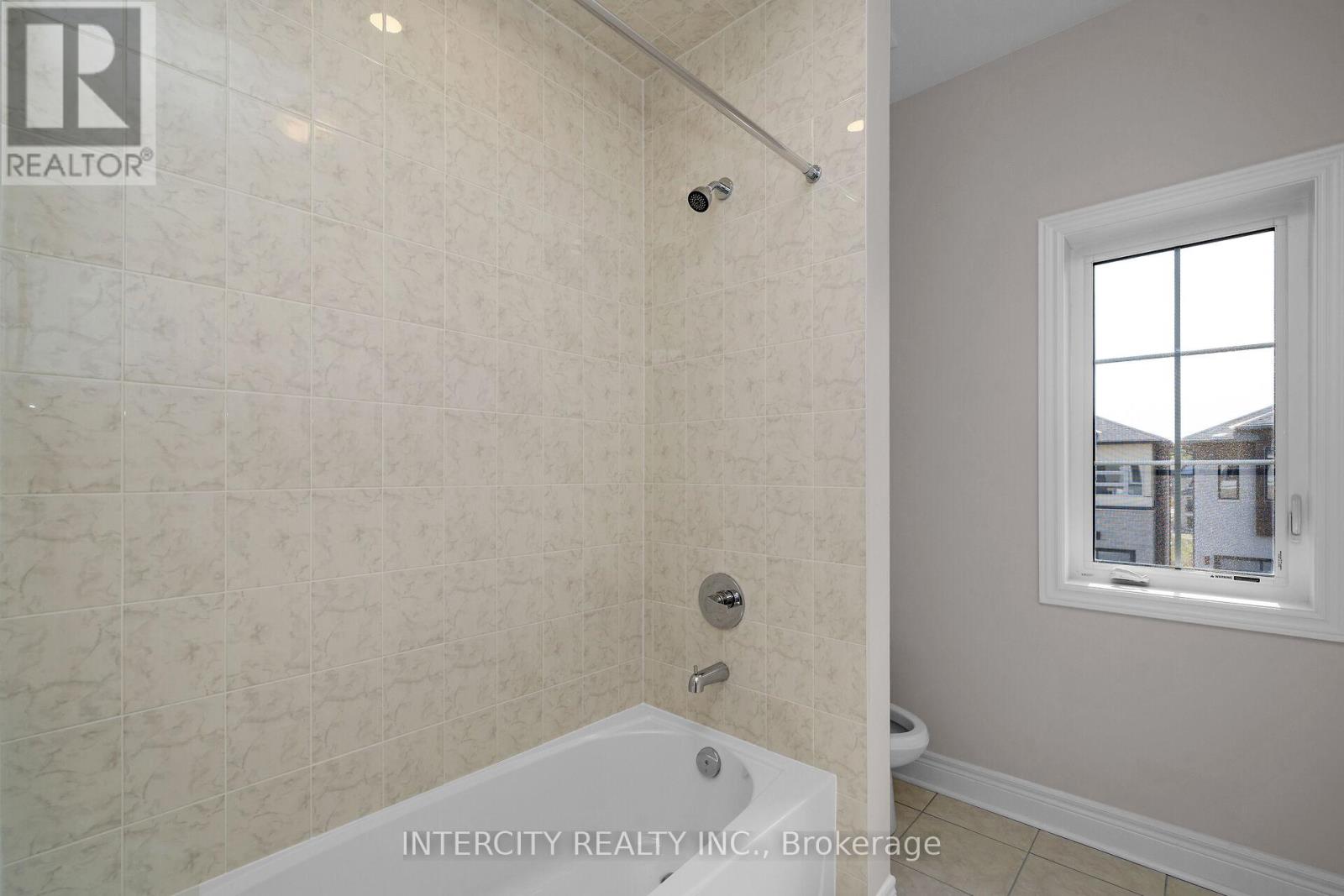 Photo 34 of 35 Keyworth Crescent, Brampton ON