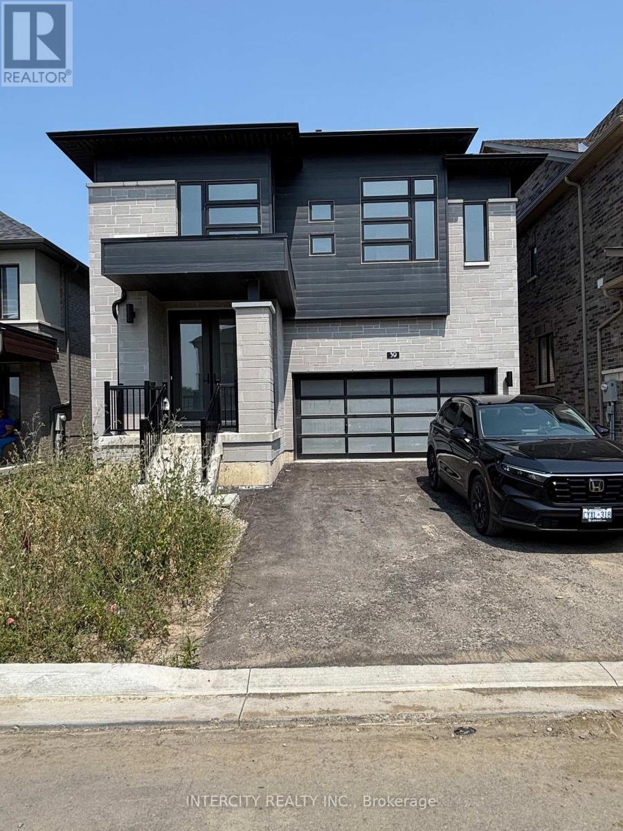 Photo 1 of 39 Keyworth Crescent, Brampton ON
