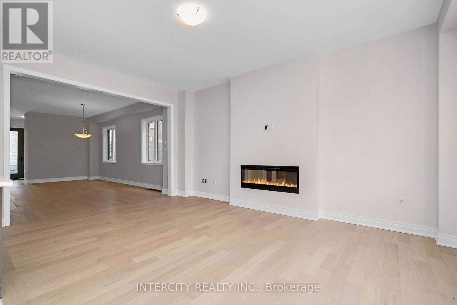 Photo 12 of 39 Keyworth Crescent, Brampton ON