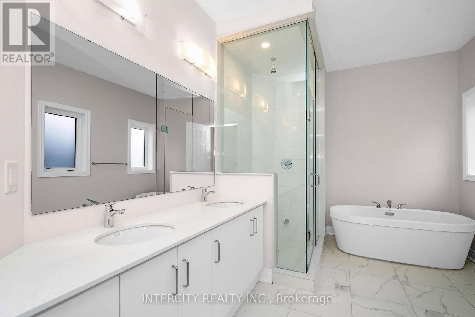 Photo 19 of 39 Keyworth Crescent, Brampton ON