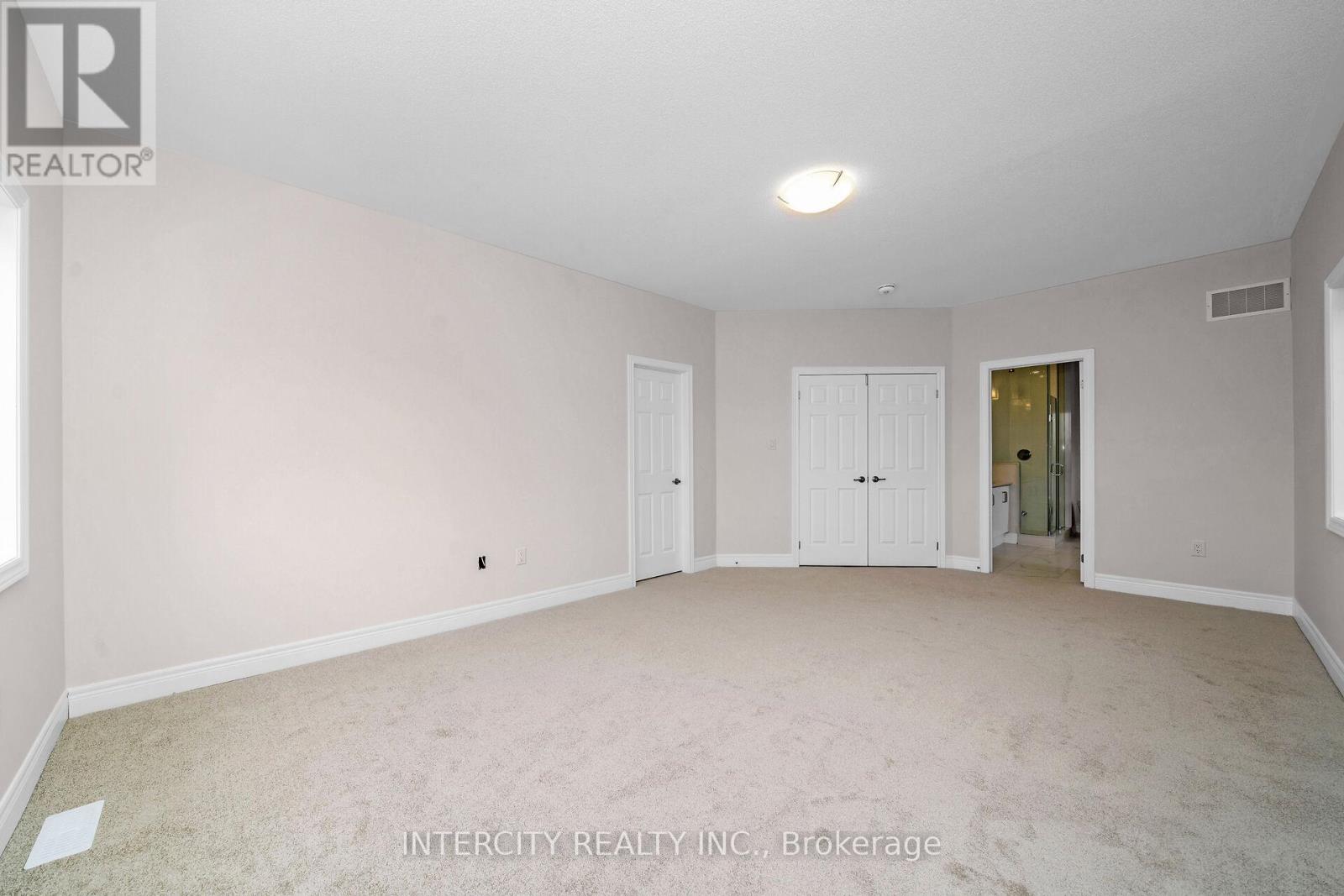 Photo 18 of 39 Keyworth Crescent, Brampton ON