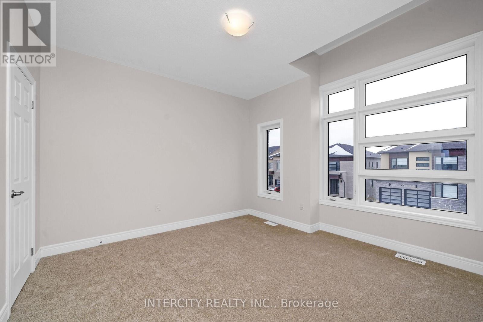 Photo 25 of 39 Keyworth Crescent, Brampton ON
