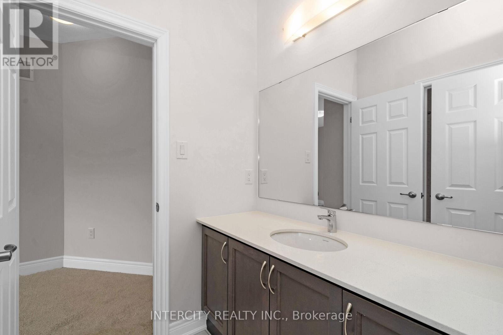 Photo 27 of 39 Keyworth Crescent, Brampton ON