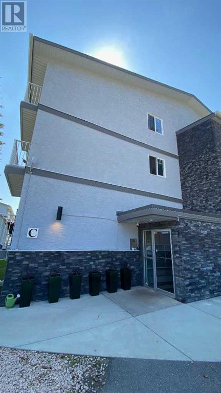 Single Family House for Sale in C  Dalton Drive NW Dalhousie Calgary 