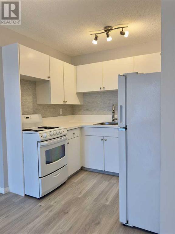 Single Family House for Sale in C  Dalton Drive NW Dalhousie Calgary 