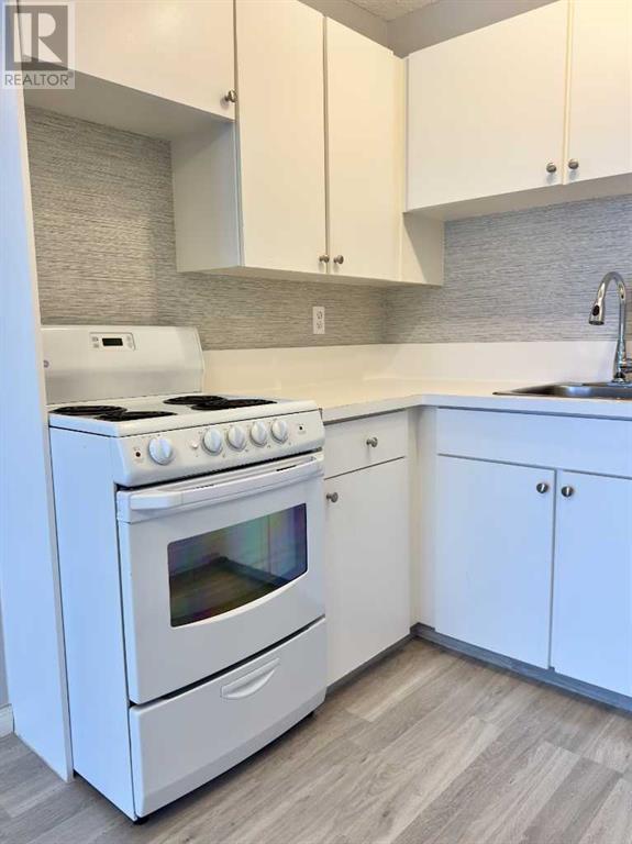 Single Family House for Sale in C  Dalton Drive NW Dalhousie Calgary 