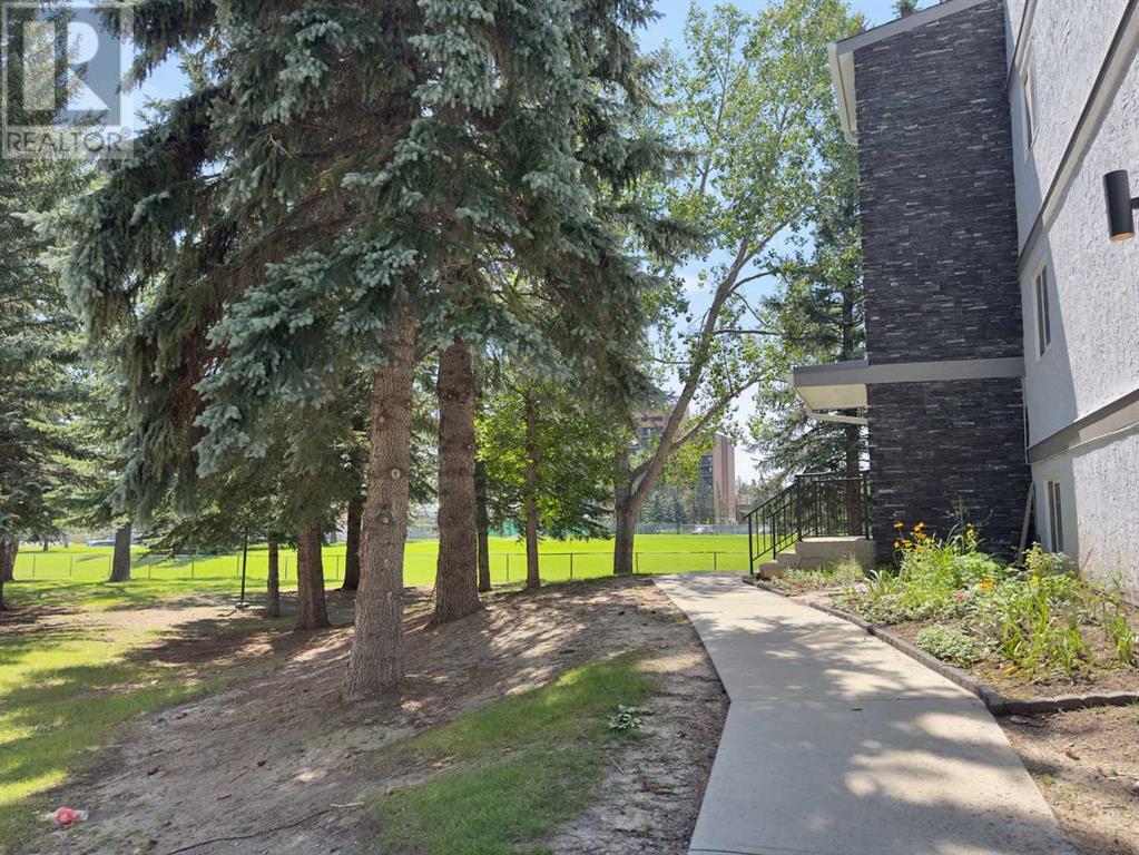 Single Family House for Sale in C  Dalton Drive NW Dalhousie Calgary 
