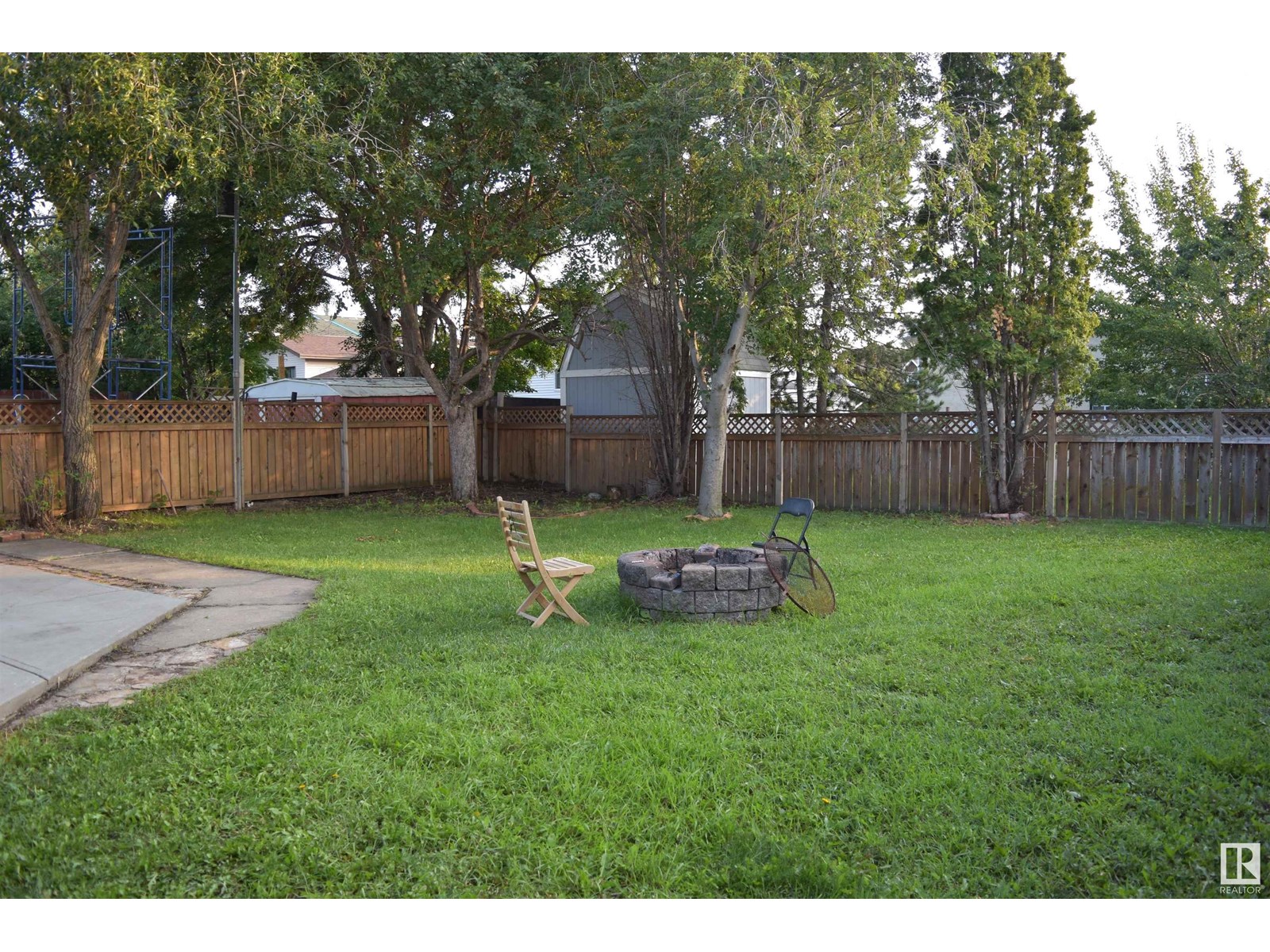 Photo 18 of 1036 38 St Nw, Edmonton AB