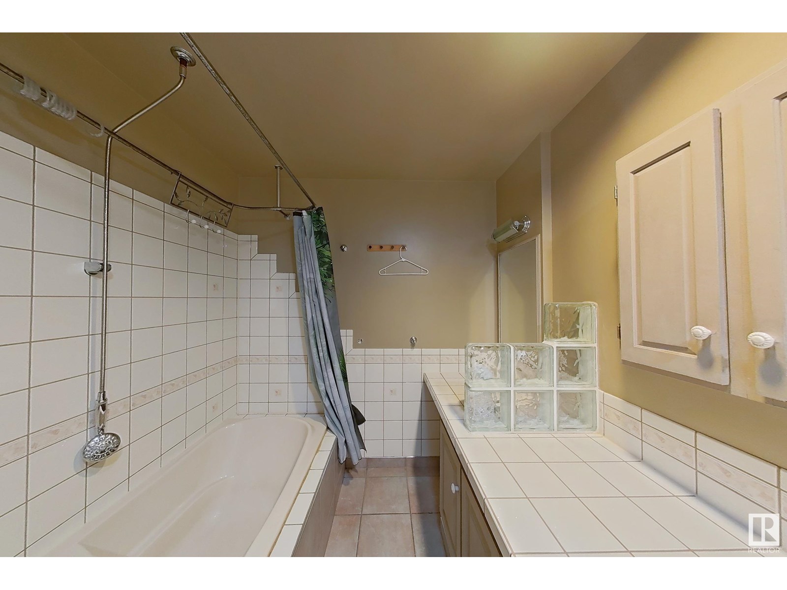 Photo 8 of 1036 38 St Nw, Edmonton AB
