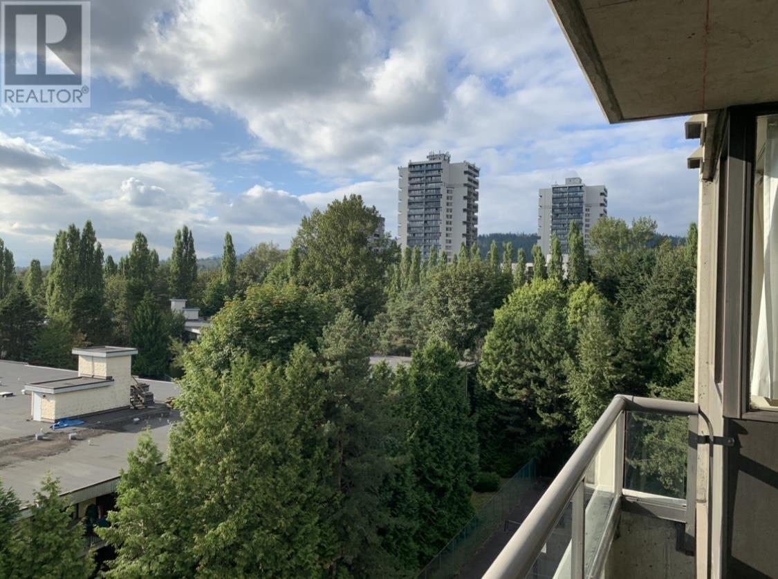 Photo 5 of 805 3970 Carrigan Court, Burnaby BC