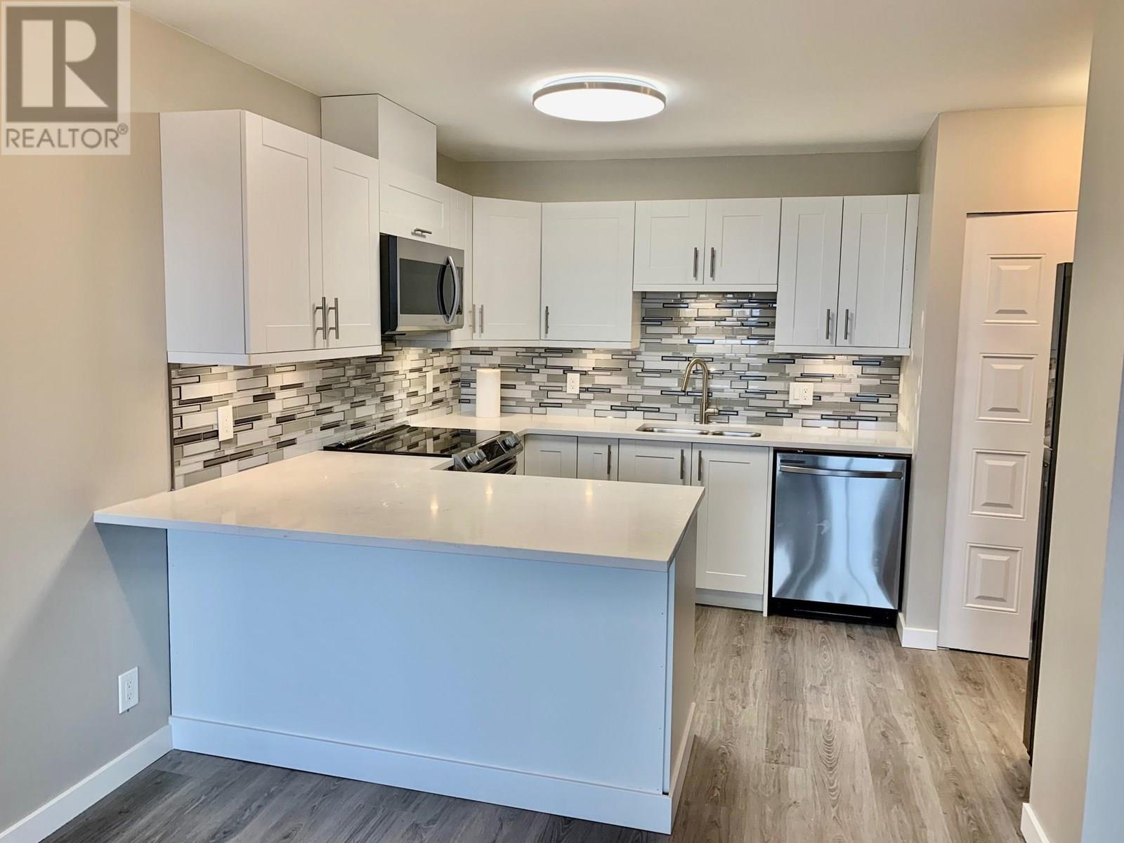 Photo 12 of 805 3970 Carrigan Court, Burnaby BC