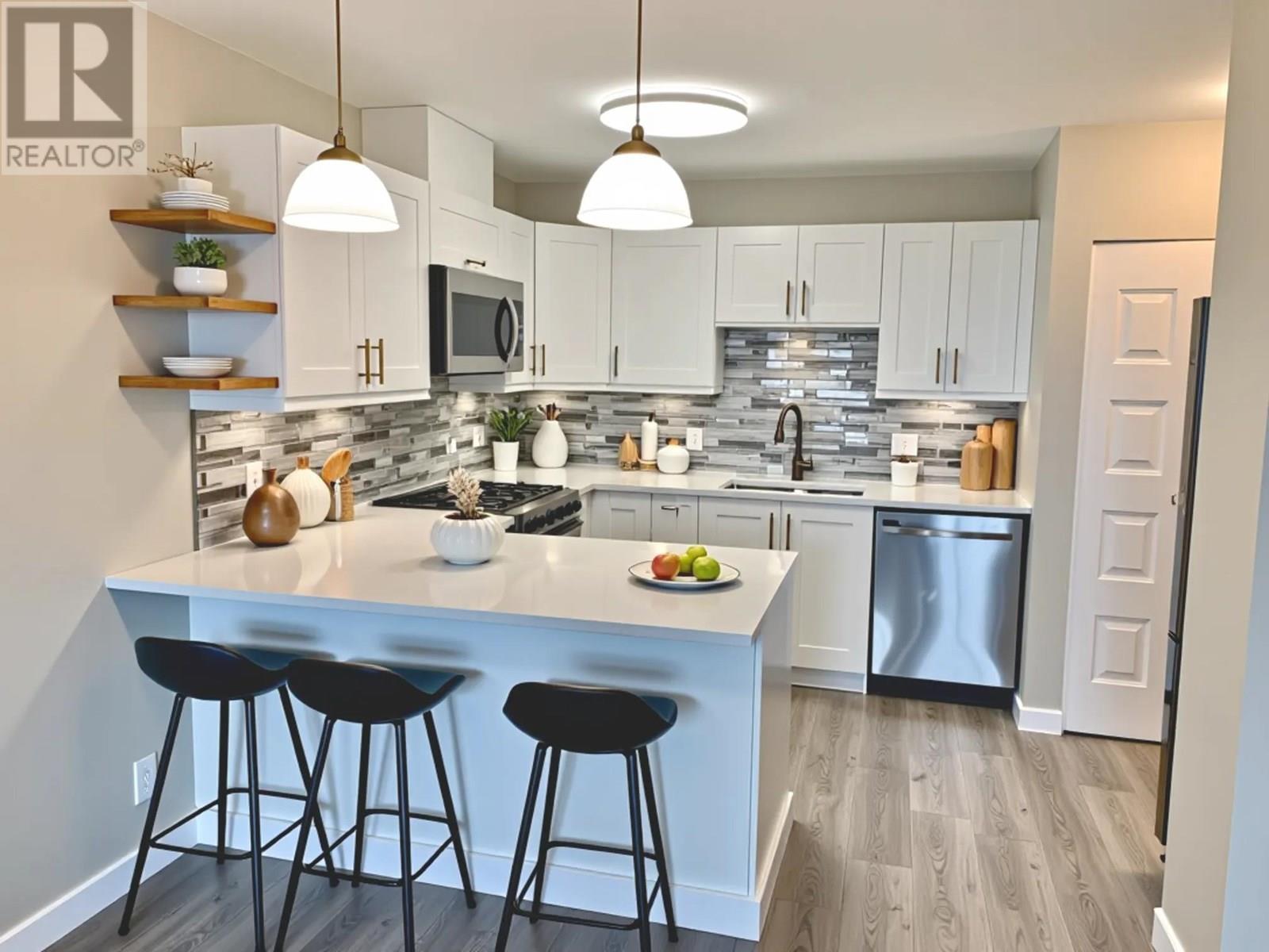 Photo 15 of 805 3970 Carrigan Court, Burnaby BC