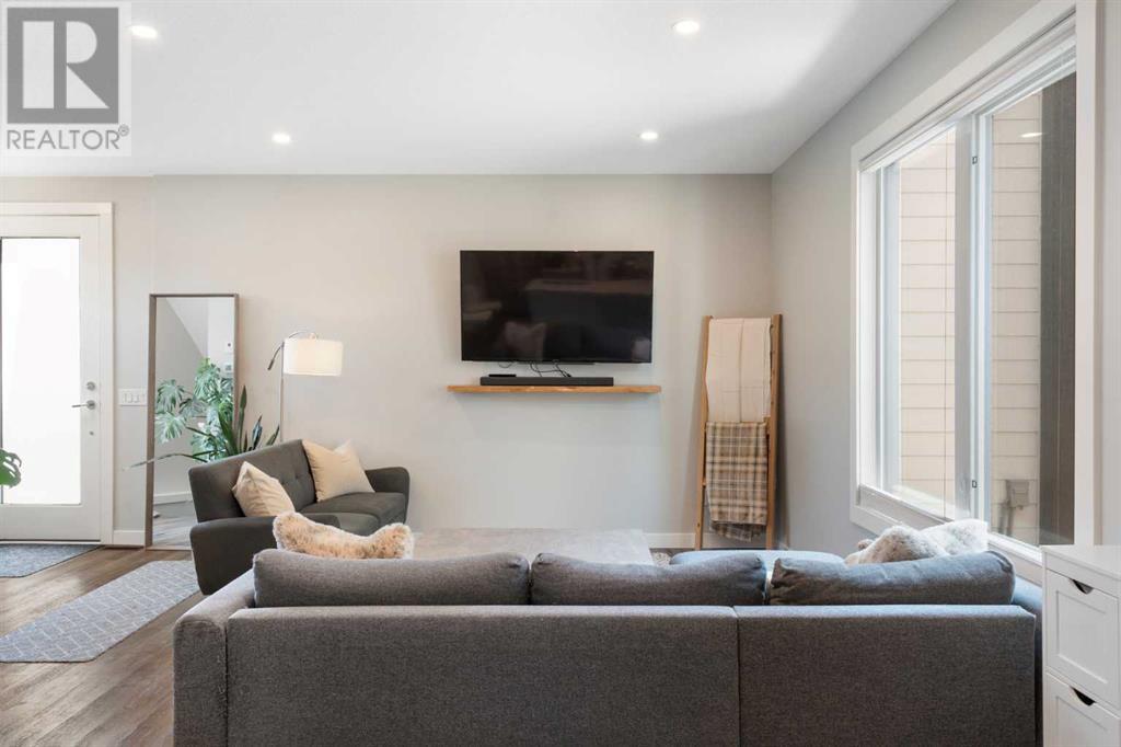 Single Family House for Sale in    Avenue NE Tuxedo Park Calgary 