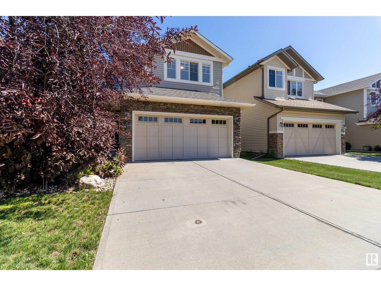Photo 2 of 3709 Alexander Cr Sw Sw, Edmonton AB