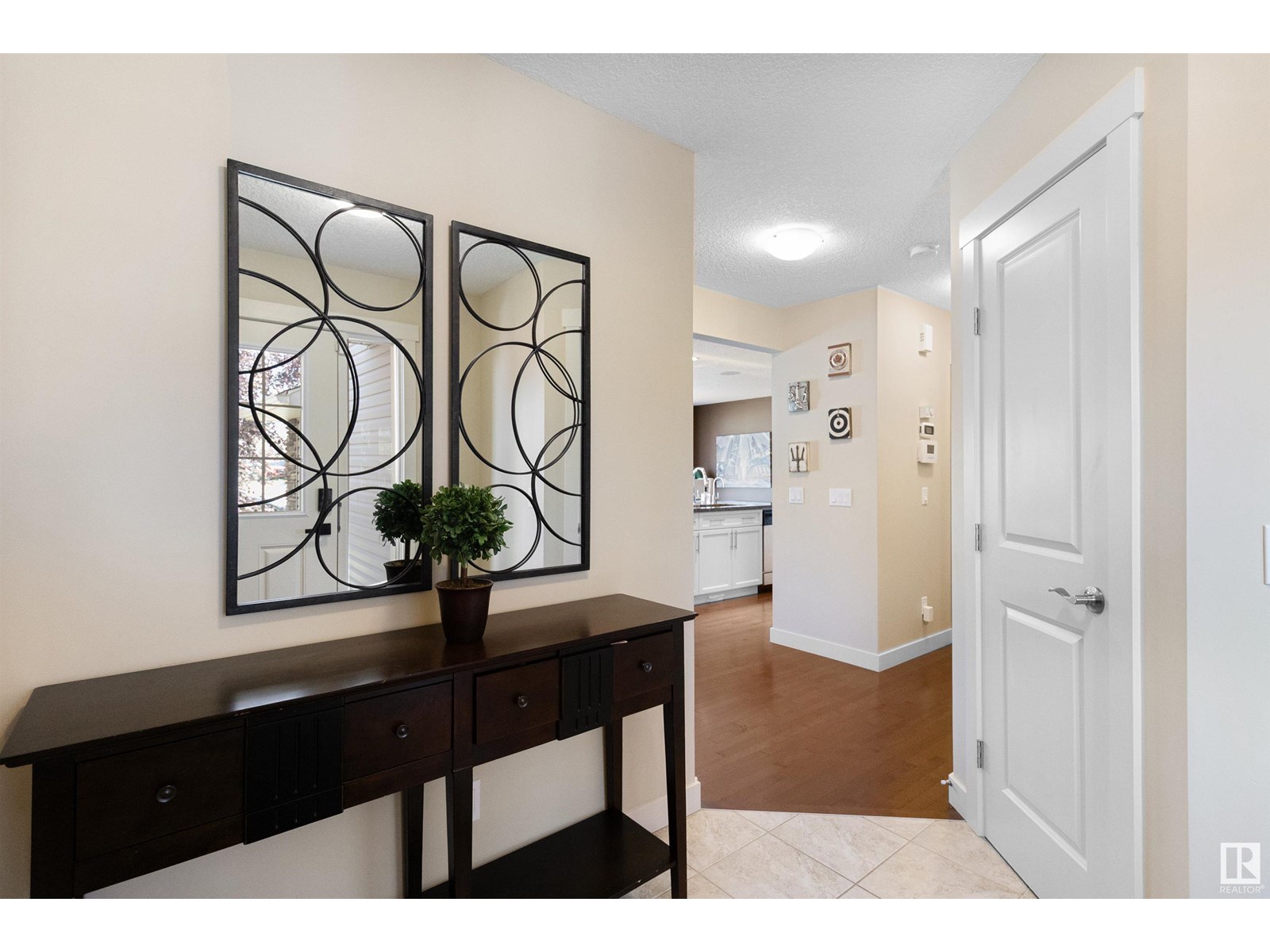 Photo 6 of 3709 Alexander Cr Sw Sw, Edmonton AB