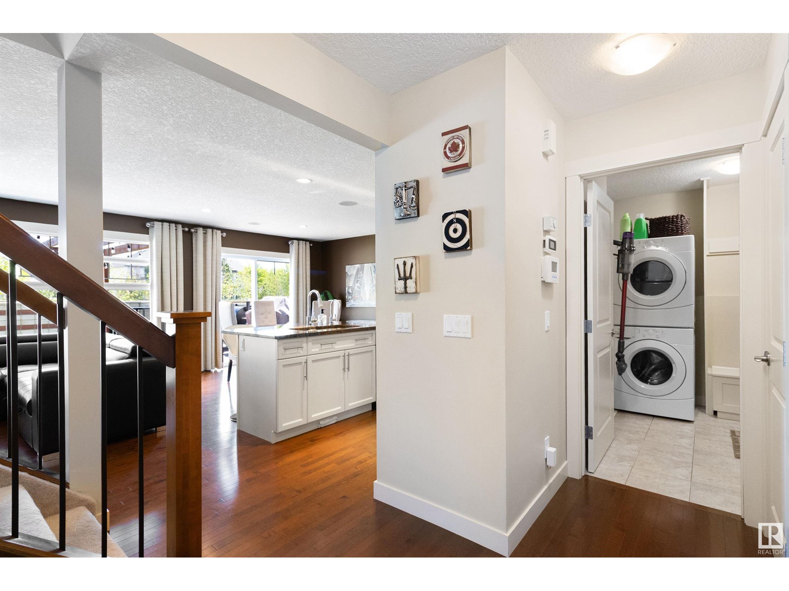 Photo 7 of 3709 Alexander Cr Sw Sw, Edmonton AB