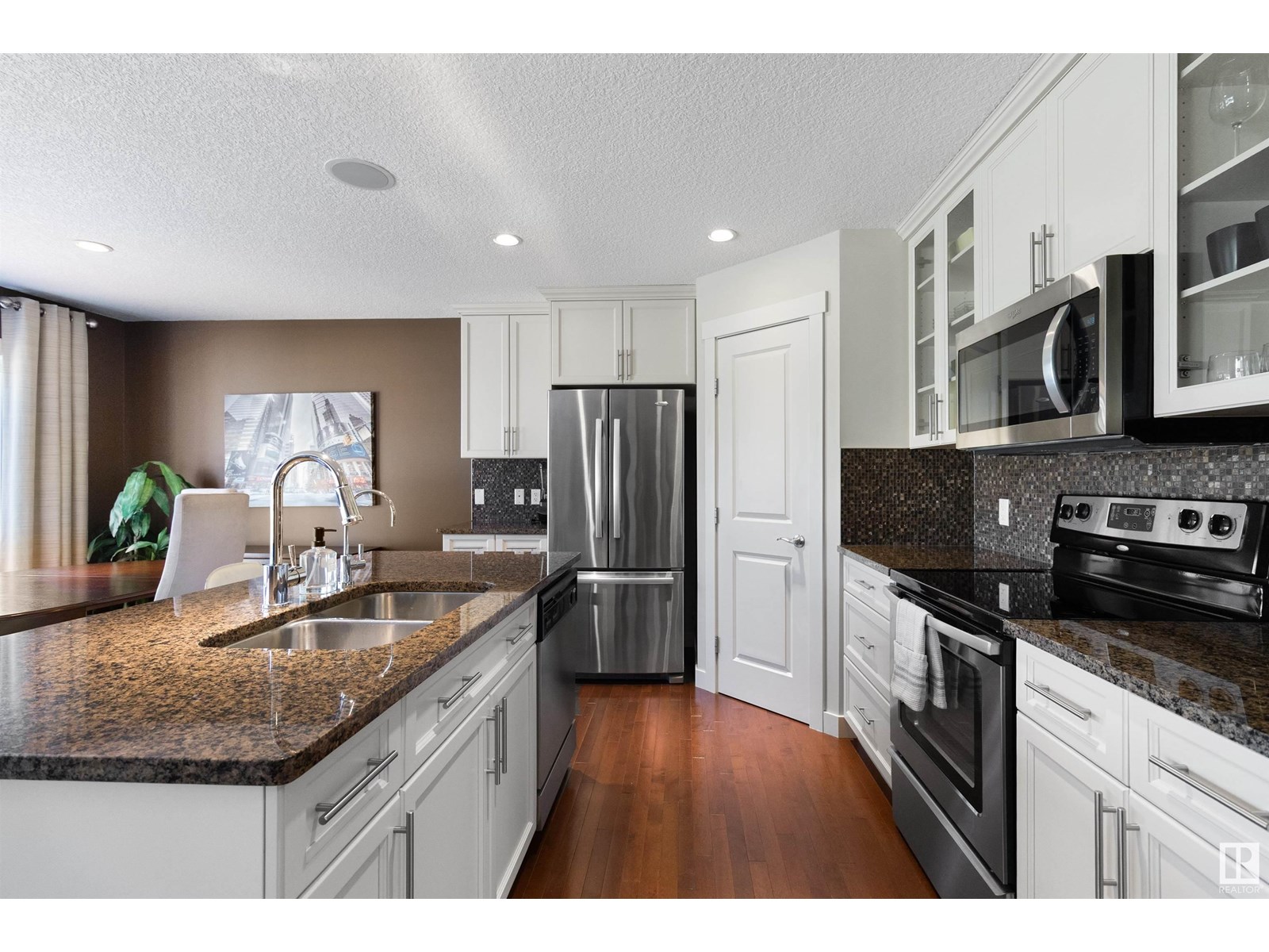 Photo 8 of 3709 Alexander Cr Sw Sw, Edmonton AB