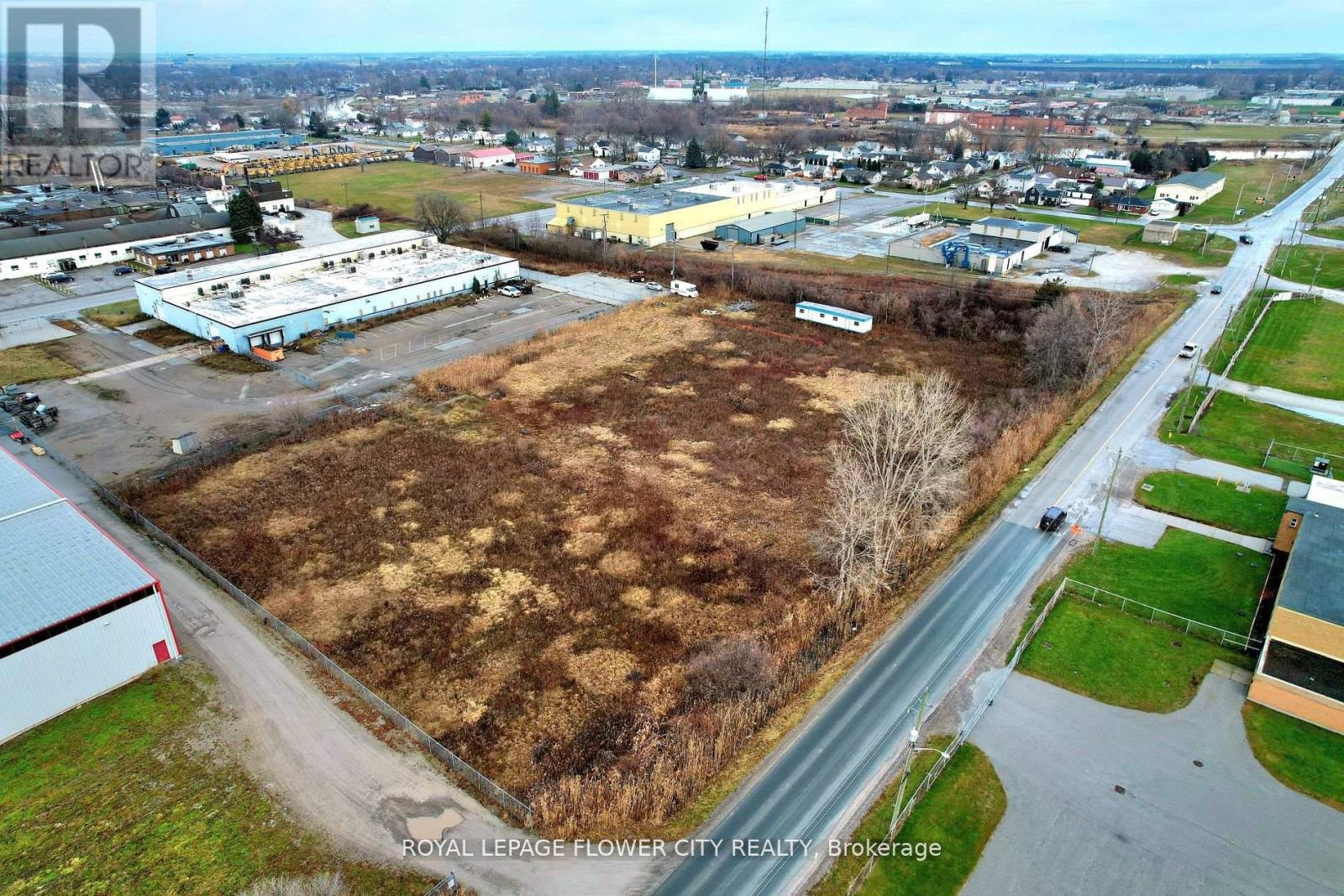 Photo 3 of 15 Mason Street, Chathamkent ON