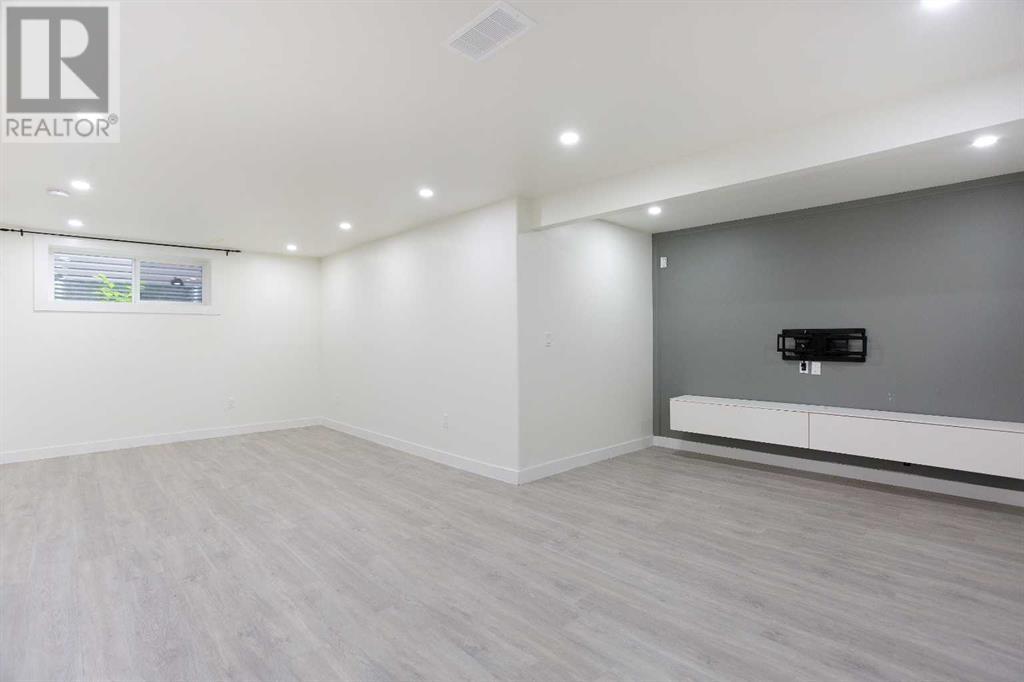 Single Family House for Sale in  Brightonstone Green SE New Brighton Calgary 