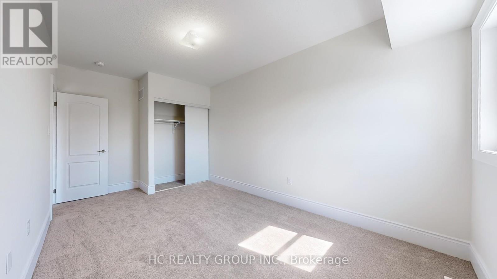 Photo 19 of 24 Foxsparrow Road, Brampton ON