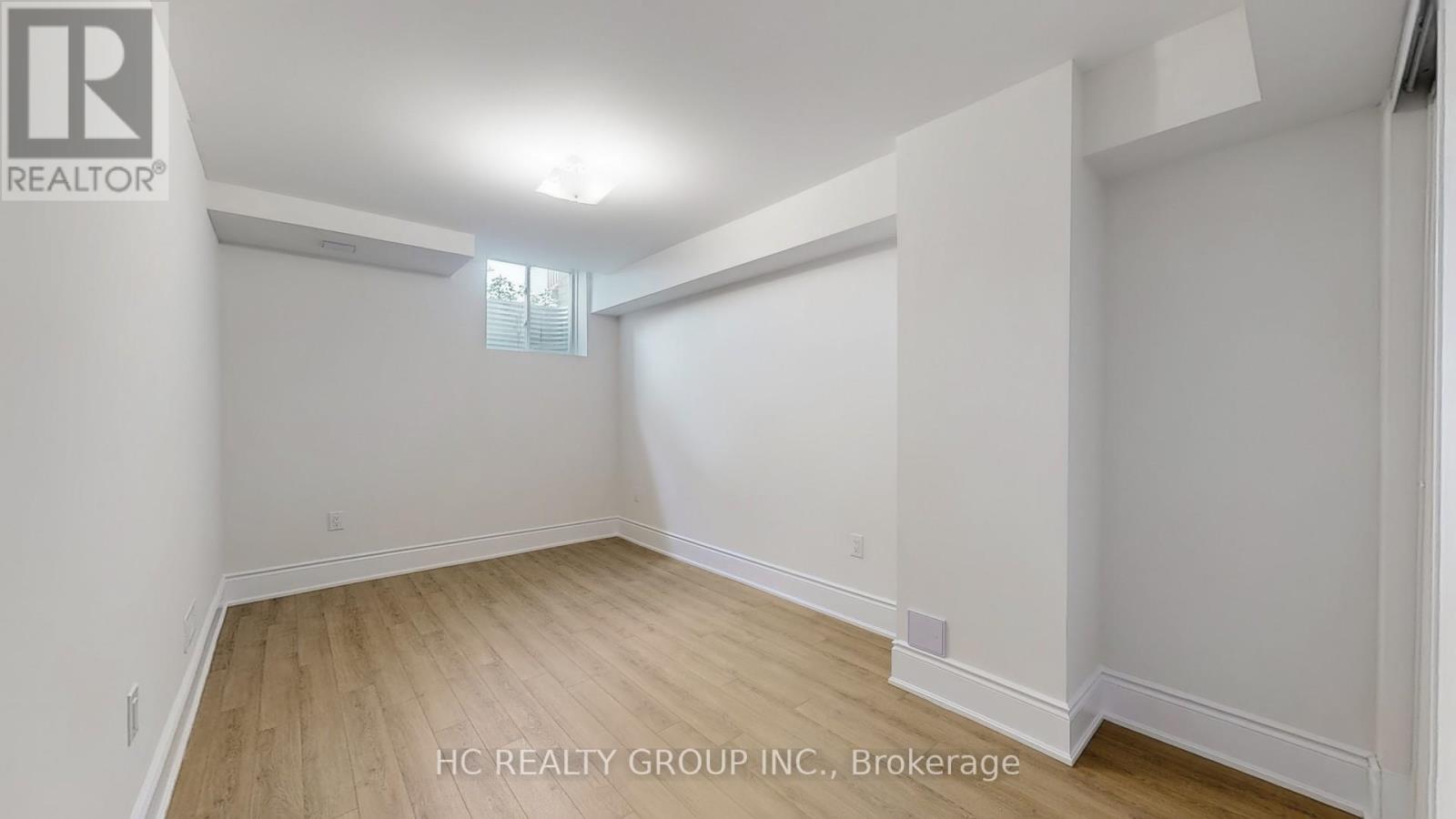 Photo 27 of 24 Foxsparrow Road, Brampton ON