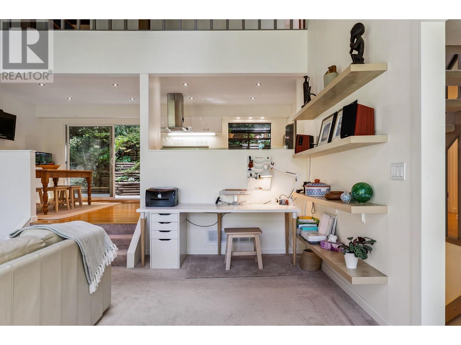 Photo 10 of 385 Oceanview Road, Lions Bay BC