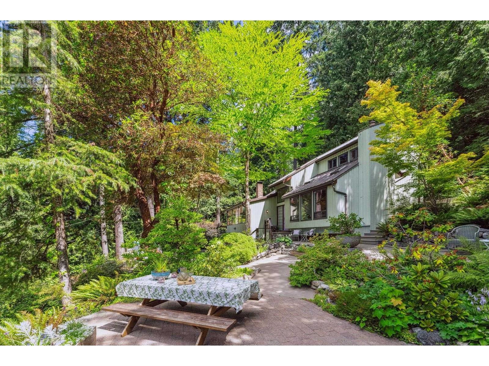 Photo 1 of 385 Oceanview Road, Lions Bay BC