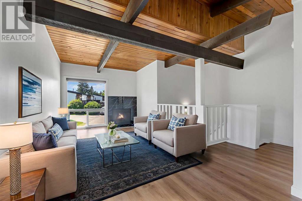 Single Family House Bi-level for Sale in  Oaktree Close SW Oakridge Calgary 