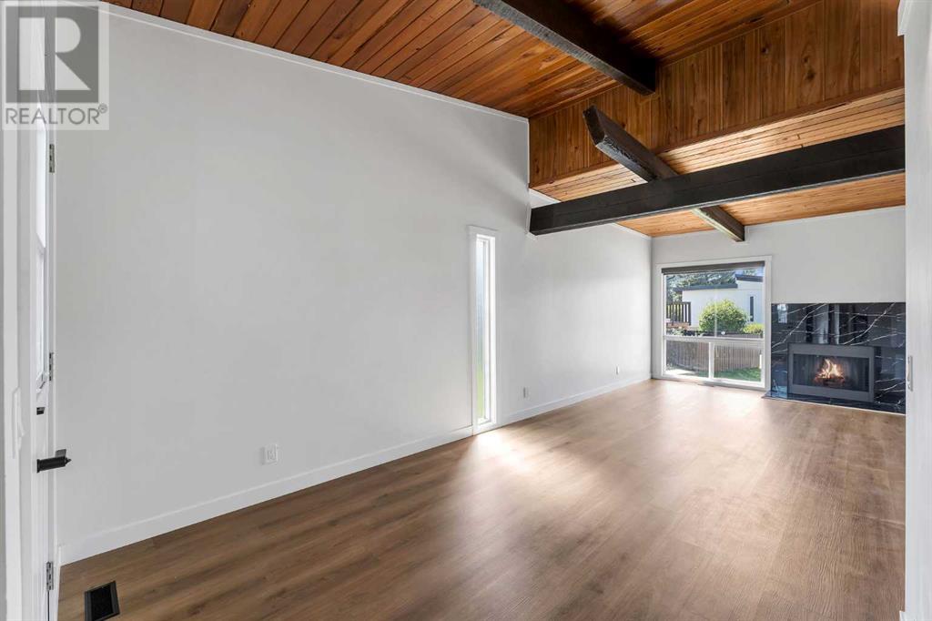 Single Family House Bi-level for Sale in  Oaktree Close SW Oakridge Calgary 