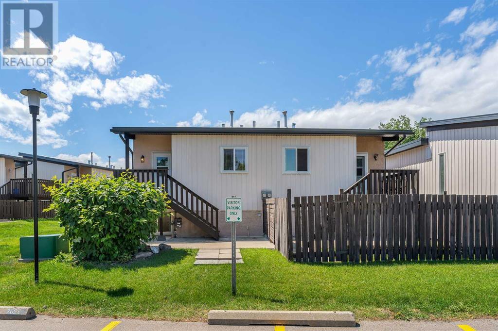 Single Family House Bi-level for Sale in  Oaktree Close SW Oakridge Calgary 