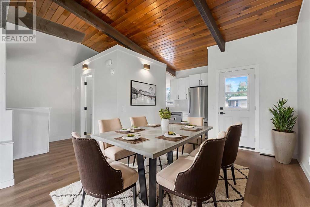 Single Family House Bi-level for Sale in  Oaktree Close SW Oakridge Calgary 