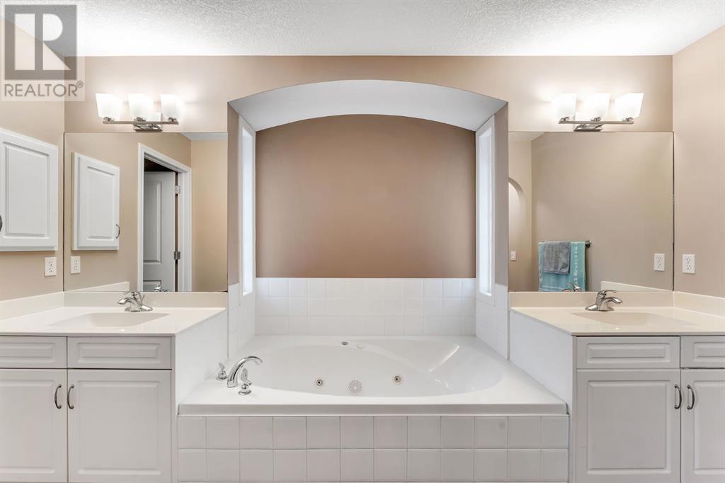 Single Family House for Sale in  Kincora Drive NW Kincora Calgary 