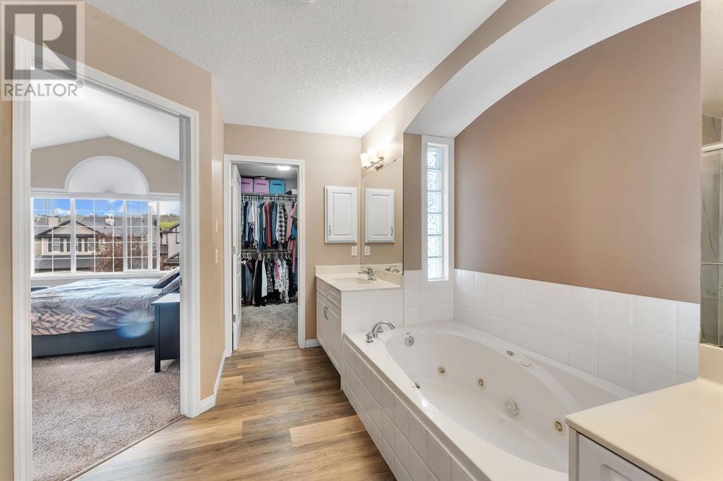 Single Family House for Sale in  Kincora Drive NW Kincora Calgary 