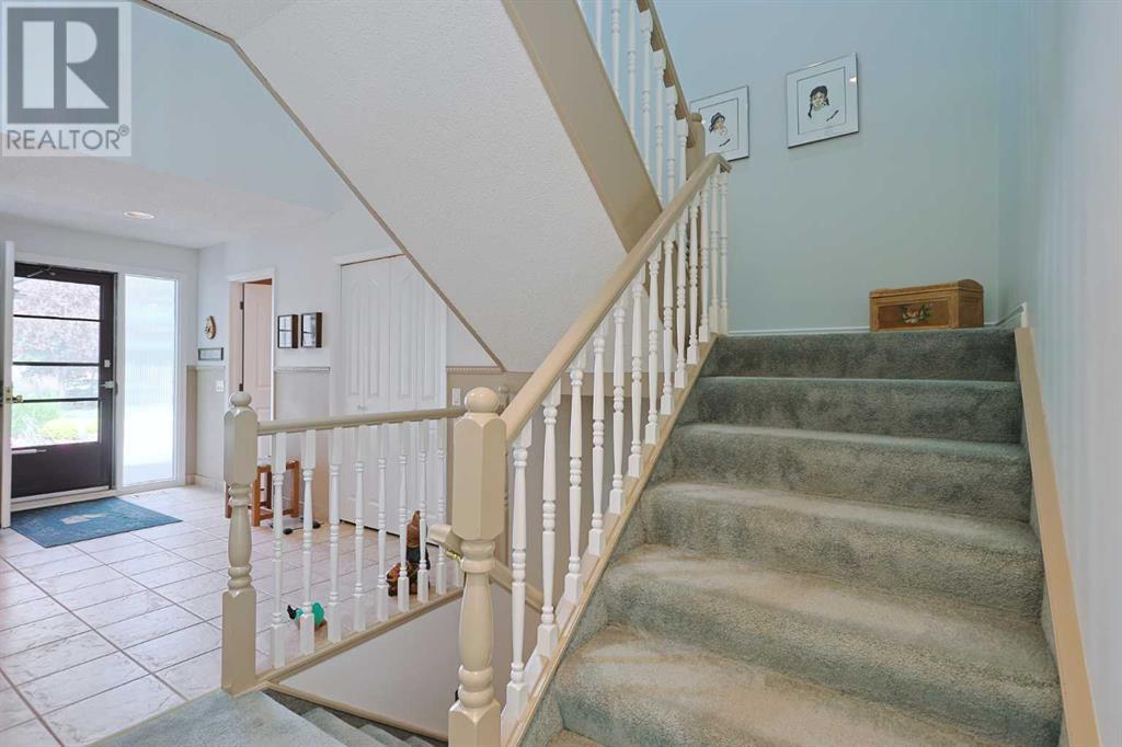 Single Family House for Sale in   Varsity Estates Drive NW Varsity Calgary 